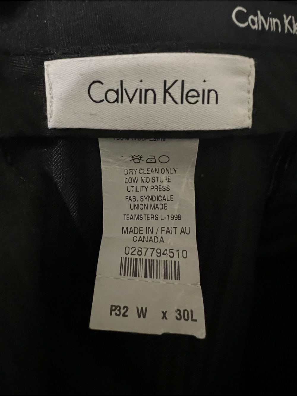 Calvin Klein Dark Gray Pinstriped 100% Wool Suit (38S / 32x30) - Picture 8 of 8